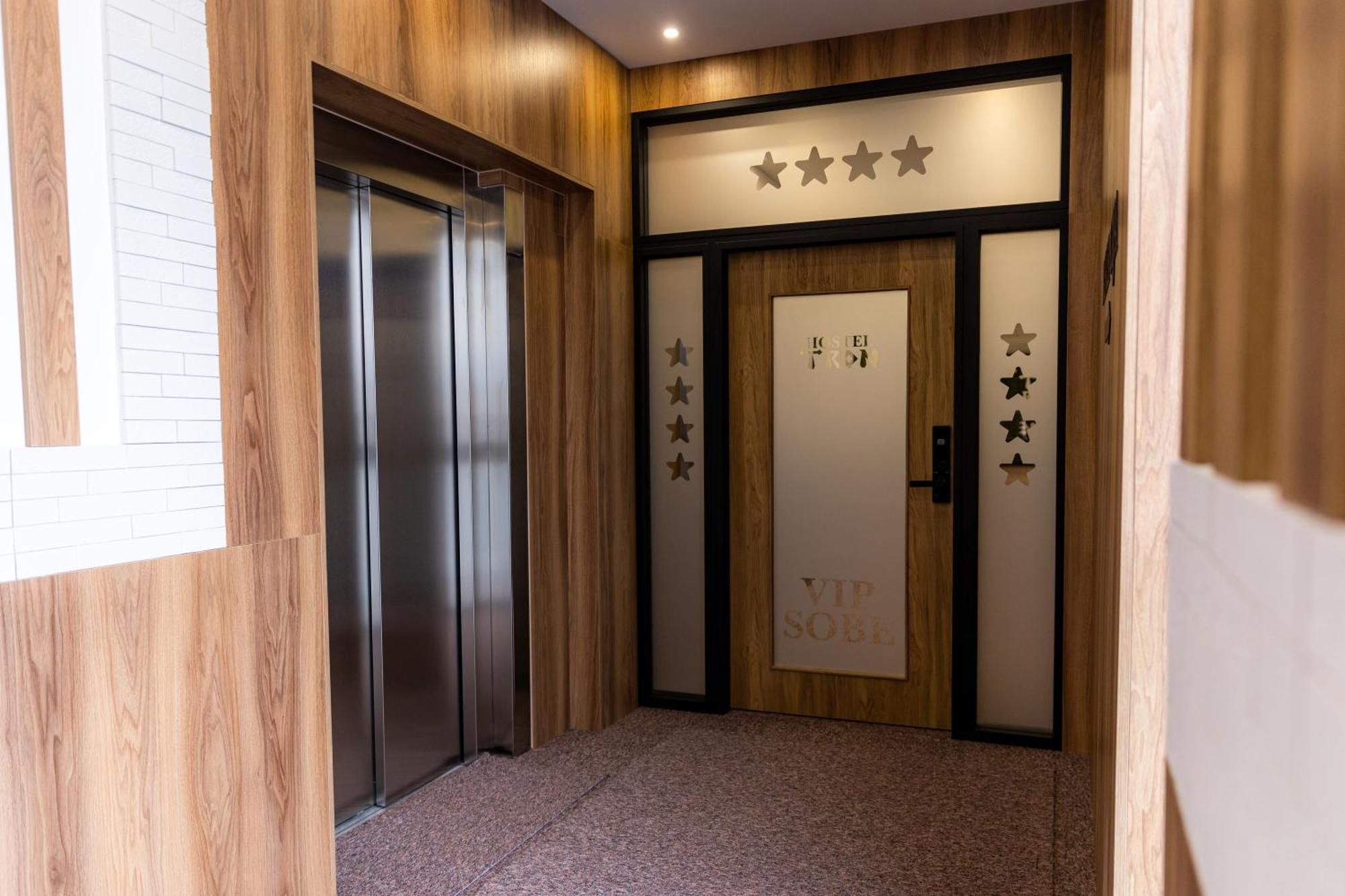 Hostel Tron Травник Екстер'єр фото