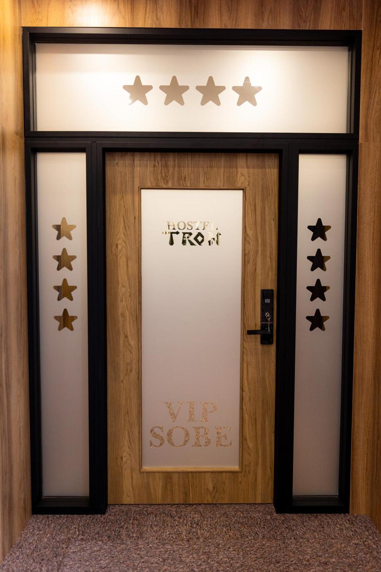 Hostel Tron Травник Екстер'єр фото