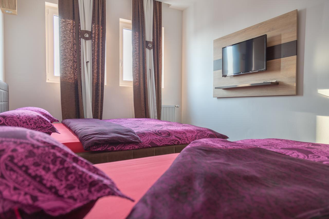 Hostel Tron Травник Екстер'єр фото